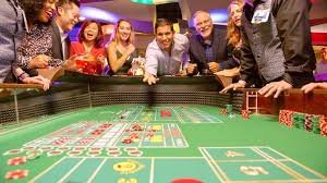Antarmuka macau gg iOS Web yang menampilkan meja roulette langsung dan menu navigasi